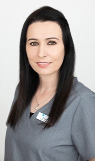 Dental assistant Enisa